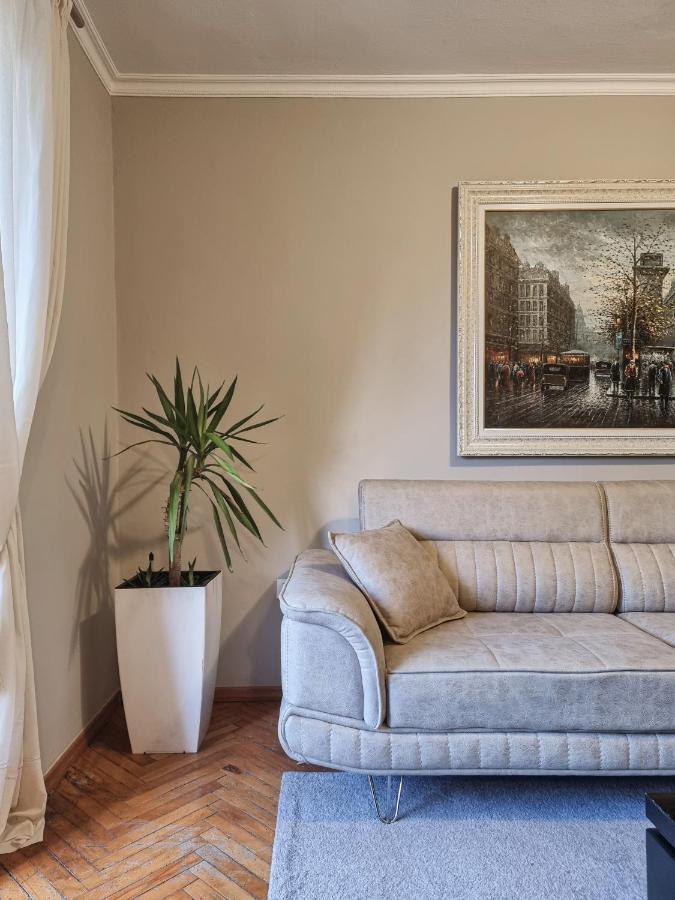 Tirana Center Cozy Apartment Экстерьер фото